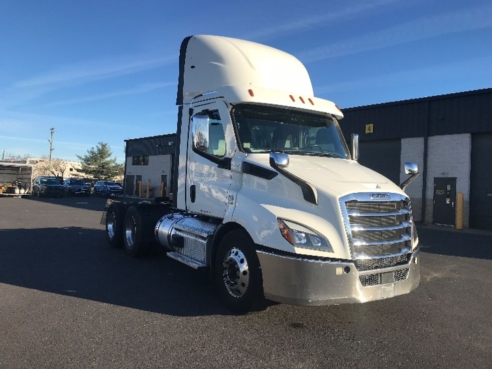 Day Cab Tractor-Heavy Duty Tractors-Freightliner-2021-T11664ST-Swedesboro-NJ-289,069\n\t\tmiles-$ 59,500 - Image 19