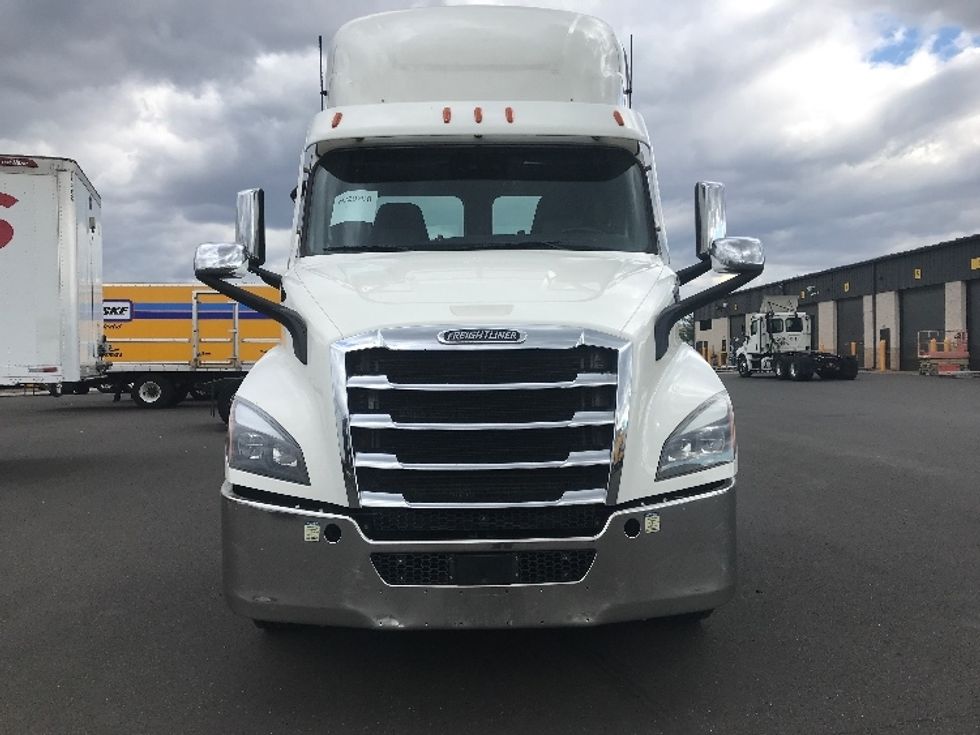 Day Cab Tractor-Heavy Duty Tractors-Freightliner-2021-T11664ST-Swedesboro-NJ-297,867\n\t\tmiles-$ 59,000 - Image 2