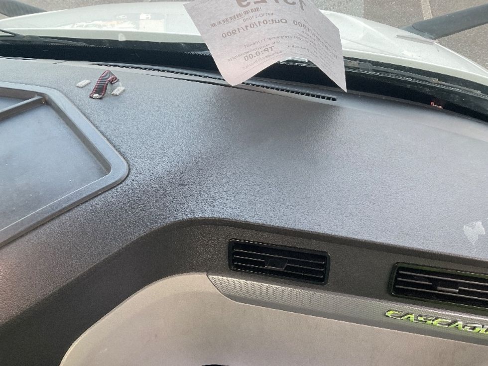 Day Cab Tractor-Heavy Duty Tractors-Freightliner-2021-T11664ST-Swedesboro-NJ-304,166\n\t\tmiles-$ 58,750 - Image 13