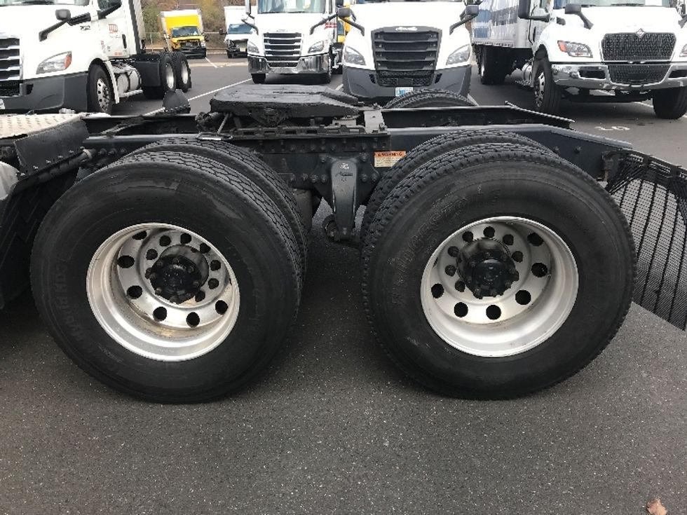 Day Cab Tractor-Heavy Duty Tractors-Freightliner-2021-T11664ST-Swedesboro-NJ-304,166\n\t\tmiles-$ 58,750 - Image 17