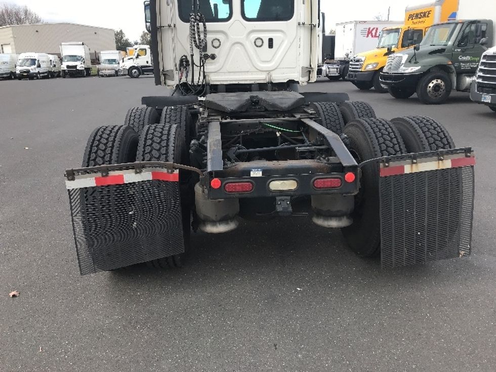 Day Cab Tractor-Heavy Duty Tractors-Freightliner-2021-T11664ST-Swedesboro-NJ-304,166\n\t\tmiles-$ 58,750 - Image 18