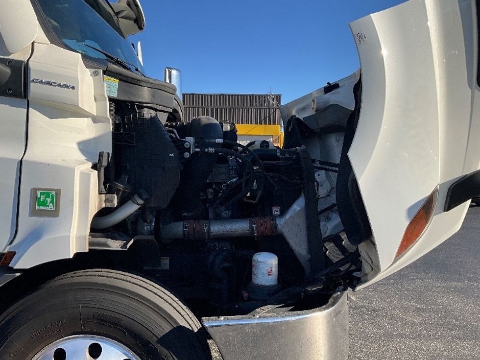 Day Cab Tractor-Heavy Duty Tractors-Freightliner-2021-T11664ST-Swedesboro-NJ-304,409\n\t\tmiles-$ 60,500 - Image 15