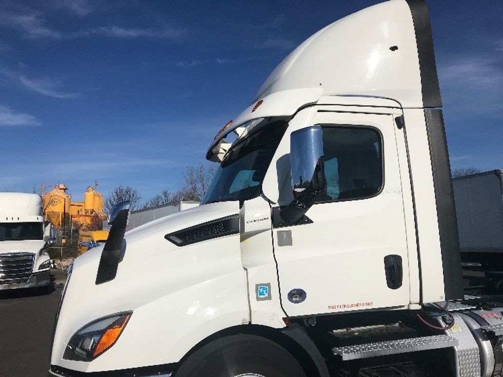 Day Cab Tractor-Heavy Duty Tractors-Freightliner-2021-T11664ST-Swedesboro-NJ-310,096\n\t\tmiles-$ 58,500 - Image 16
