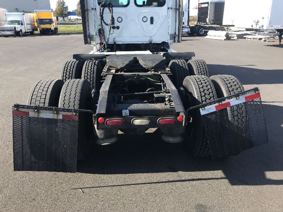 Day Cab Tractor-Heavy Duty Tractors-Freightliner-2021-T11664ST-Swedesboro-NJ-310,096\n\t\tmiles-$ 58,500 - Image 7