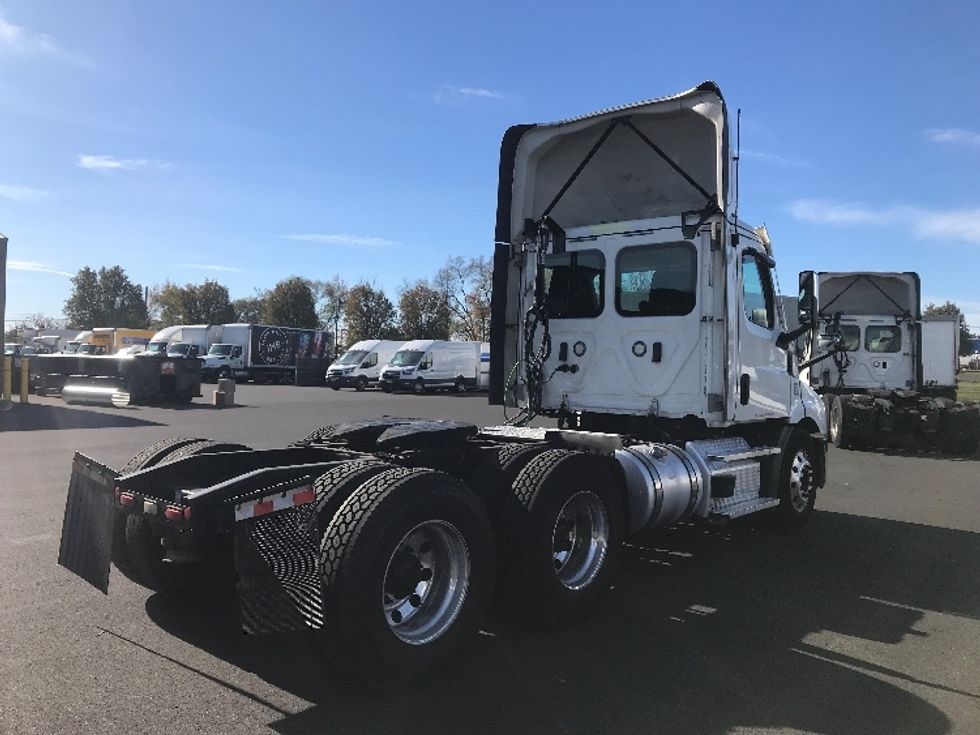 Day Cab Tractor-Heavy Duty Tractors-Freightliner-2021-T11664ST-Swedesboro-NJ-310,096\n\t\tmiles-$ 58,500 - Image 8