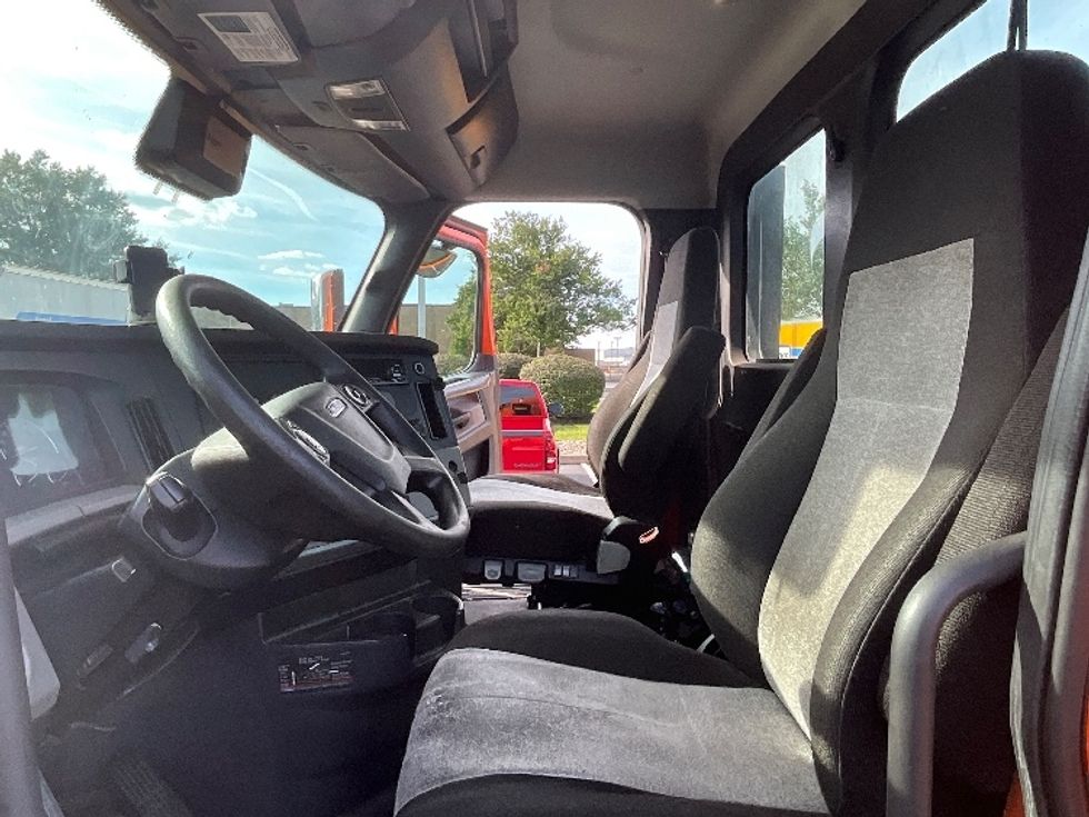 Day Cab Tractor-Heavy Duty Tractors-Freightliner-2021-T11664ST-Swedesboro-NJ-316,784\n\t\tmiles-$ 55,500 - Image 10