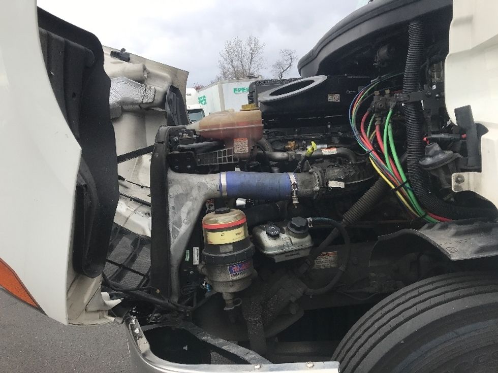 Day Cab Tractor-Heavy Duty Tractors-Freightliner-2021-T11664ST-Swedesboro-NJ-342,038\n\t\tmiles-$ 56,750 - Image 16