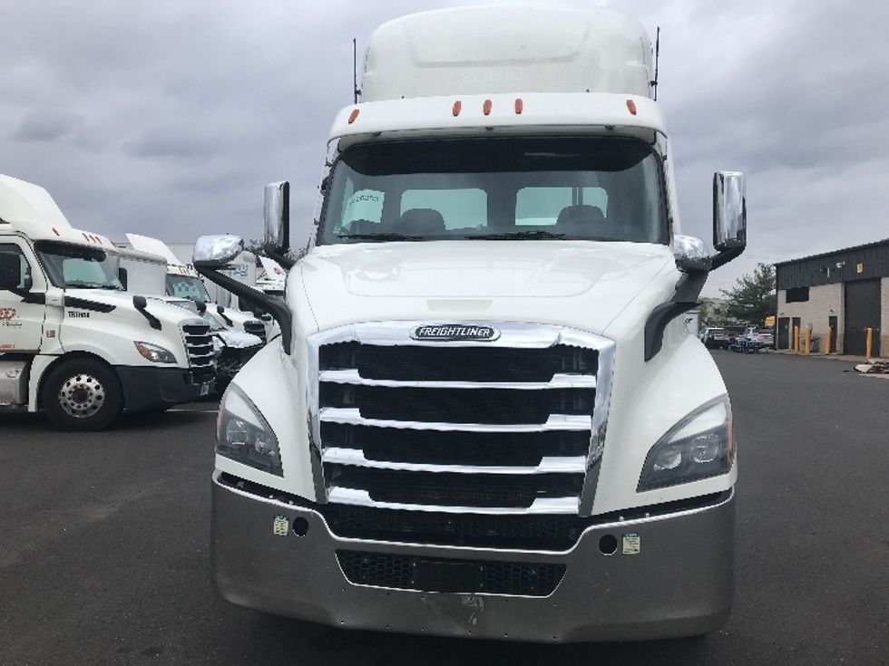 Day Cab Tractor-Heavy Duty Tractors-Freightliner-2021-T11664ST-Swedesboro-NJ-342,038\n\t\tmiles-$ 56,750 - Image 2
