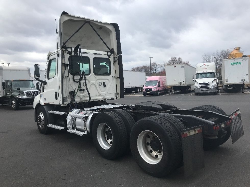 Day Cab Tractor-Heavy Duty Tractors-Freightliner-2021-T11664ST-Swedesboro-NJ-342,038\n\t\tmiles-$ 56,750 - Image 5