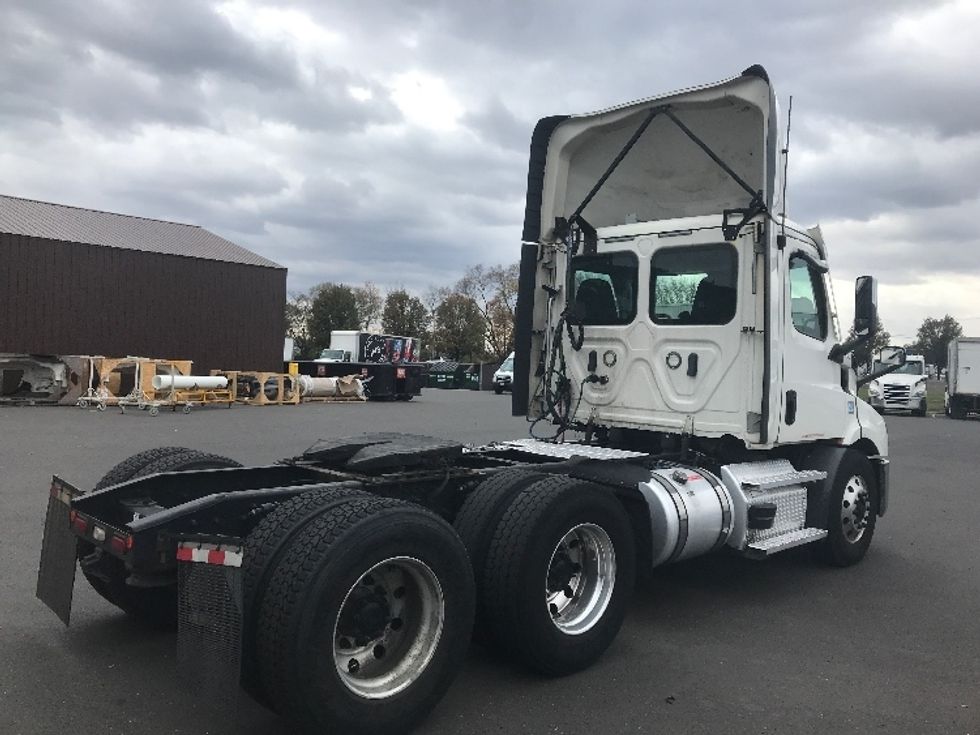 Day Cab Tractor-Heavy Duty Tractors-Freightliner-2021-T11664ST-Swedesboro-NJ-342,038\n\t\tmiles-$ 56,750 - Image 7