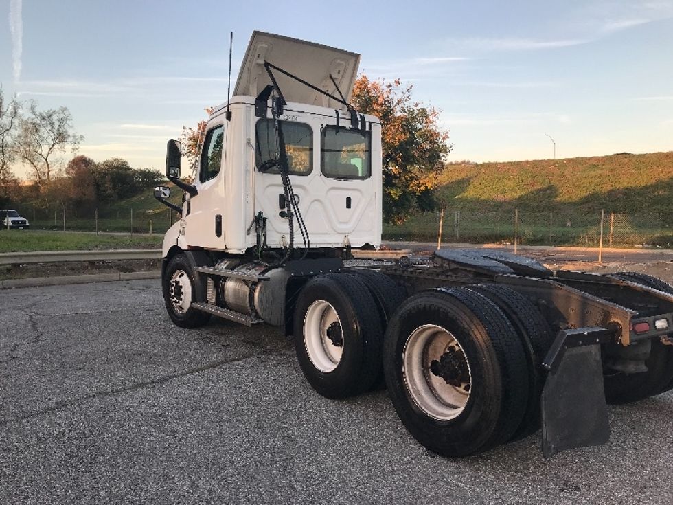 Day Cab Tractor-Heavy Duty Tractors-Freightliner-2021-T11664ST-Torrance-CA-242,157\n\t\tmiles-$ 67,750 - Image 5