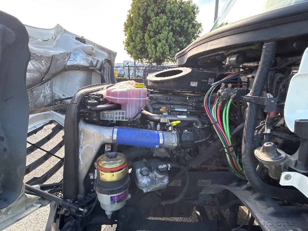 Day Cab Tractor-Heavy Duty Tractors-Freightliner-2021-T11664ST-Torrance-CA-251,796\n\t\tmiles-$ 64,500 - Image 16