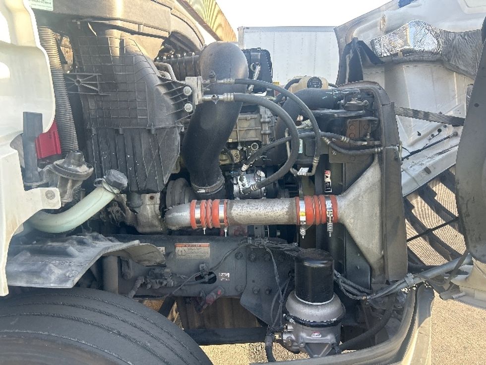 Day Cab Tractor-Heavy Duty Tractors-Freightliner-2021-T11664ST-Torrance-CA-291,836\n\t\tmiles-$ 54,000 - Image 15