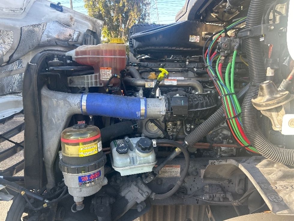 Day Cab Tractor-Heavy Duty Tractors-Freightliner-2021-T11664ST-Torrance-CA-291,836\n\t\tmiles-$ 54,000 - Image 16