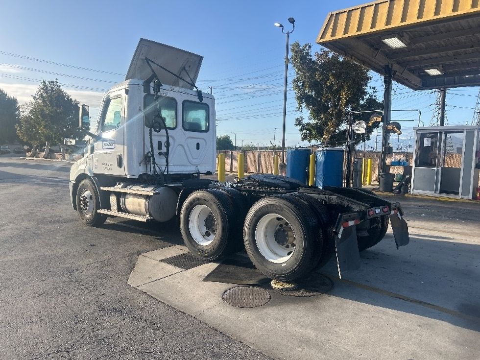 Day Cab Tractor-Heavy Duty Tractors-Freightliner-2021-T11664ST-Torrance-CA-291,836\n\t\tmiles-$ 54,000 - Image 5