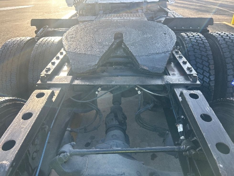 Day Cab Tractor-Heavy Duty Tractors-Freightliner-2021-T11664ST-Torrance-CA-291,836\n\t\tmiles-$ 54,000 - Image 6