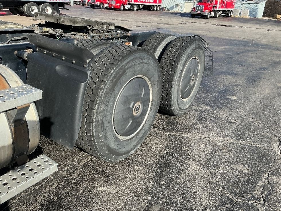 Day Cab Tractor-Heavy Duty Tractors-Freightliner-2021-T11664ST-Tulsa-OK-613,738\n\t\tmiles-$ 36,500 - Image 17