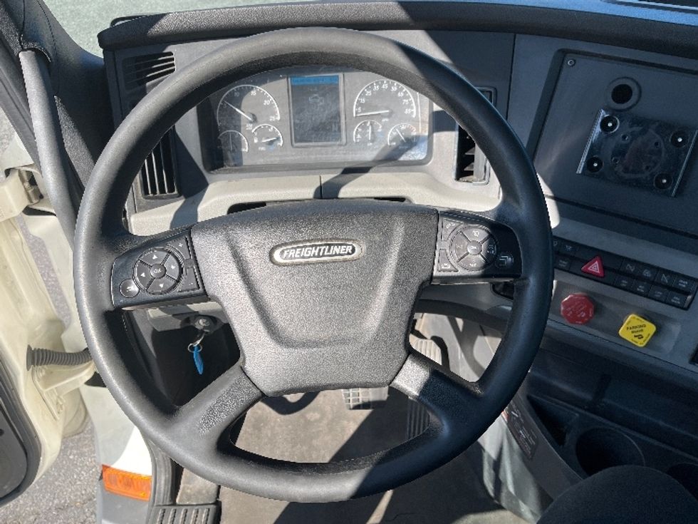 Day Cab Tractor-Heavy Duty Tractors-Freightliner-2021-T11664ST-West Columbia-SC-360,531\n\t\tmiles-$ 59,000 - Image 11