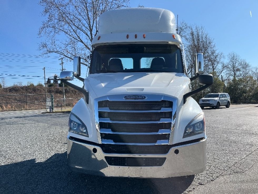 Day Cab Tractor-Heavy Duty Tractors-Freightliner-2021-T11664ST-West Columbia-SC-360,531\n\t\tmiles-$ 59,000 - Image 2