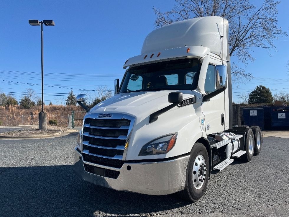 Day Cab Tractor-Heavy Duty Tractors-Freightliner-2021-T11664ST-West Columbia-SC-360,531\n\t\tmiles-$ 59,000 - Image 3
