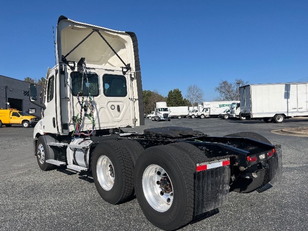 Day Cab Tractor-Heavy Duty Tractors-Freightliner-2021-T11664ST-West Columbia-SC-360,531\n\t\tmiles-$ 59,000 - Image 5
