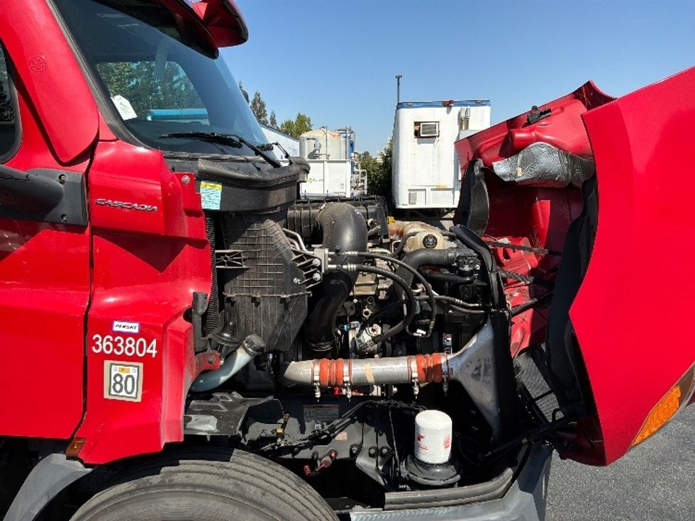 Day Cab Tractor-Heavy Duty Tractors-Freightliner-2021-T11664ST-West Sacramento-CA-146,059\n\t\tmiles-$ 72,250 - Image 15