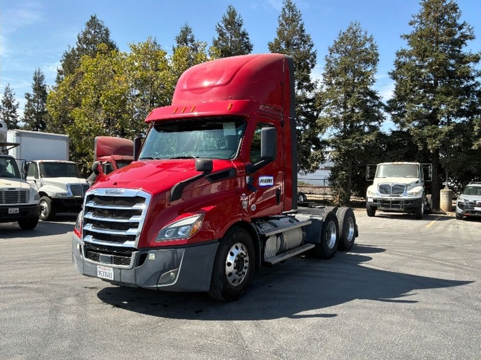 Day Cab Tractor-Heavy Duty Tractors-Freightliner-2021-T11664ST-West Sacramento-CA-146,059\n\t\tmiles-$ 72,250 - Image 3