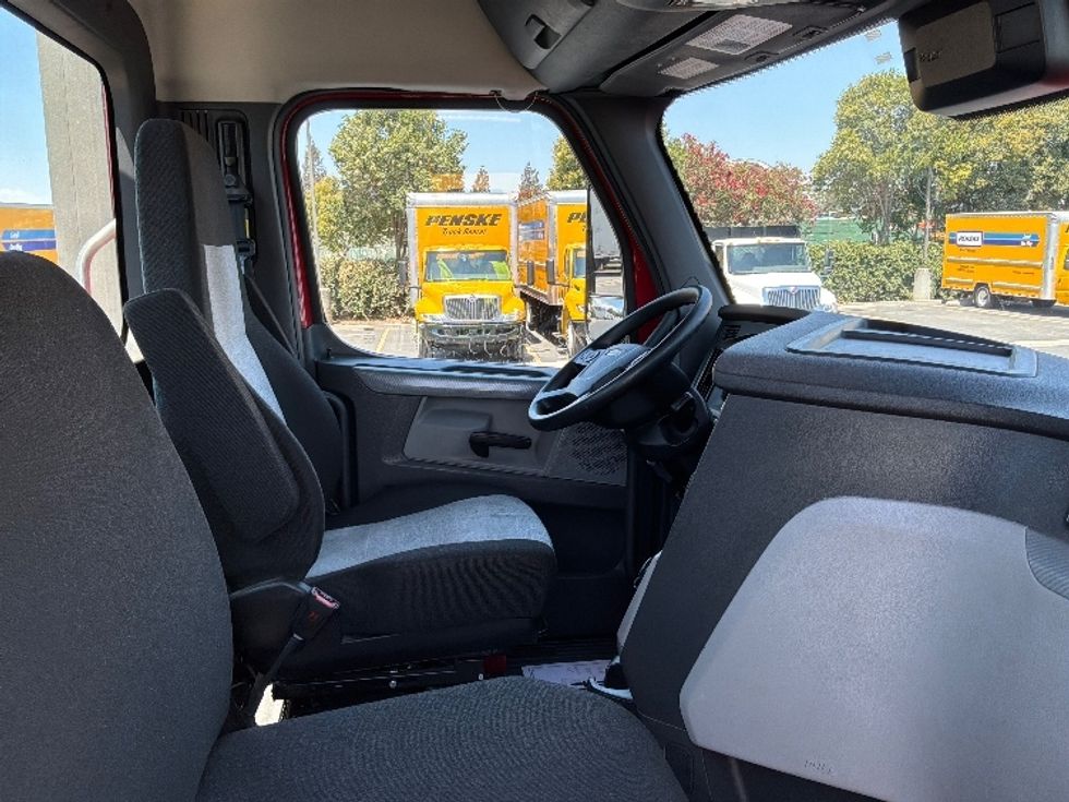Day Cab Tractor-Heavy Duty Tractors-Freightliner-2021-T11664ST-West Sacramento-CA-167,053\n\t\tmiles-$ 71,000 - Image 14