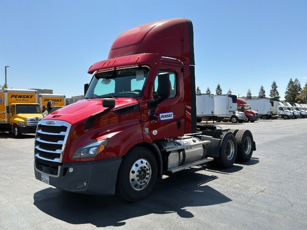 Day Cab Tractor-Heavy Duty Tractors-Freightliner-2021-T11664ST-West Sacramento-CA-167,053\n\t\tmiles-$ 71,000 - Image 3