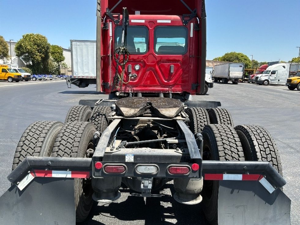 Day Cab Tractor-Heavy Duty Tractors-Freightliner-2021-T11664ST-West Sacramento-CA-167,053\n\t\tmiles-$ 71,000 - Image 6