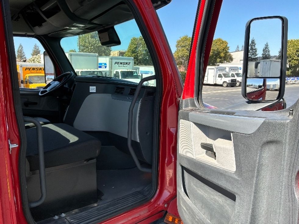 Day Cab Tractor-Heavy Duty Tractors-Freightliner-2021-T11664ST-West Sacramento-CA-177,985\n\t\tmiles-$ 70,750 - Image 12