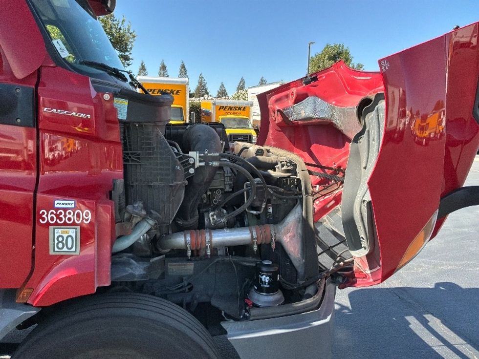 Day Cab Tractor-Heavy Duty Tractors-Freightliner-2021-T11664ST-West Sacramento-CA-177,985\n\t\tmiles-$ 70,750 - Image 15