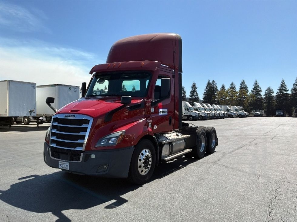 Day Cab Tractor-Heavy Duty Tractors-Freightliner-2021-T11664ST-West Sacramento-CA-177,985\n\t\tmiles-$ 70,750 - Image 3