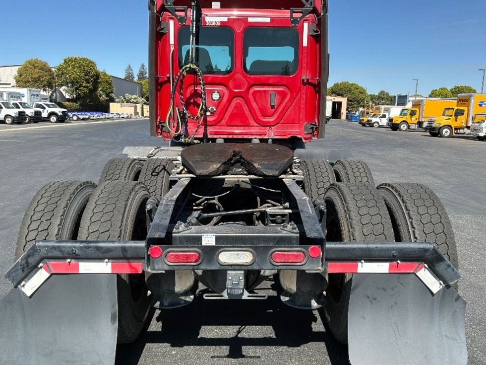 Day Cab Tractor-Heavy Duty Tractors-Freightliner-2021-T11664ST-West Sacramento-CA-177,985\n\t\tmiles-$ 70,750 - Image 6