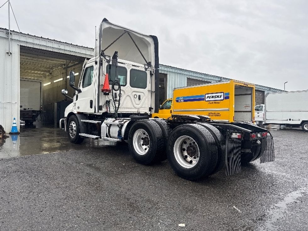 Day Cab Tractor-Heavy Duty Tractors-Freightliner-2021-T11664ST-West Sacramento-CA-558,278\n\t\tmiles-$ 41,000 - Image 5