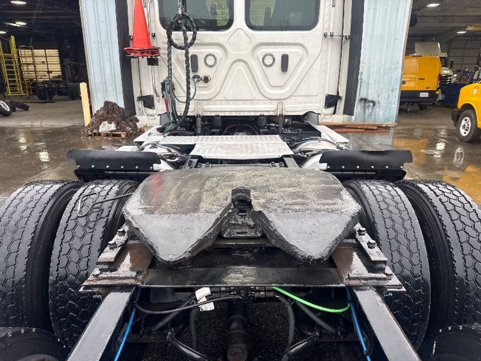 Day Cab Tractor-Heavy Duty Tractors-Freightliner-2021-T11664ST-West Sacramento-CA-558,278\n\t\tmiles-$ 41,000 - Image 6