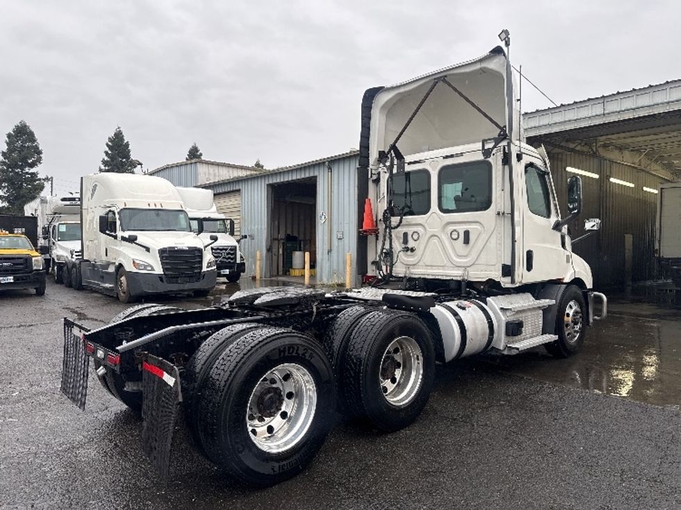 Day Cab Tractor-Heavy Duty Tractors-Freightliner-2021-T11664ST-West Sacramento-CA-558,278\n\t\tmiles-$ 41,000 - Image 7