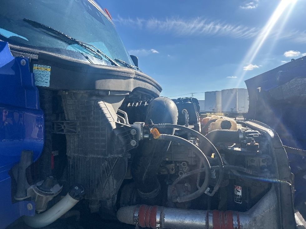 Day Cab Tractor-Heavy Duty Tractors-Freightliner-2021-T11664ST-Wichita-KS-502,568\n\t\tmiles-$ 46,750 - Image 15