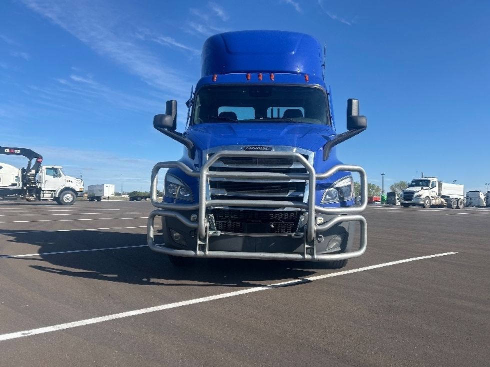 Day Cab Tractor-Heavy Duty Tractors-Freightliner-2021-T11664ST-Wichita-KS-502,568\n\t\tmiles-$ 46,750 - Image 2