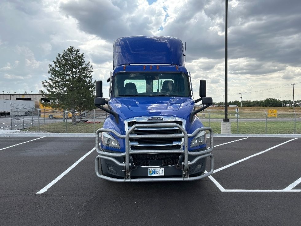 Day Cab Tractor-Heavy Duty Tractors-Freightliner-2021-T11664ST-Wichita-KS-585,555\n\t\tmiles-$ 38,000 - Image 2