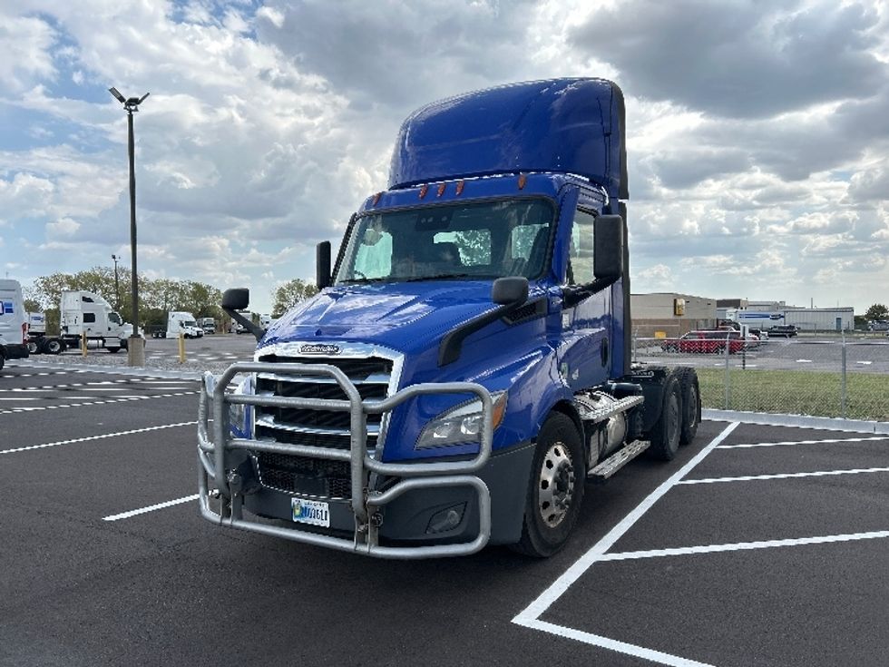 Day Cab Tractor-Heavy Duty Tractors-Freightliner-2021-T11664ST-Wichita-KS-585,555\n\t\tmiles-$ 38,000 - Image 3