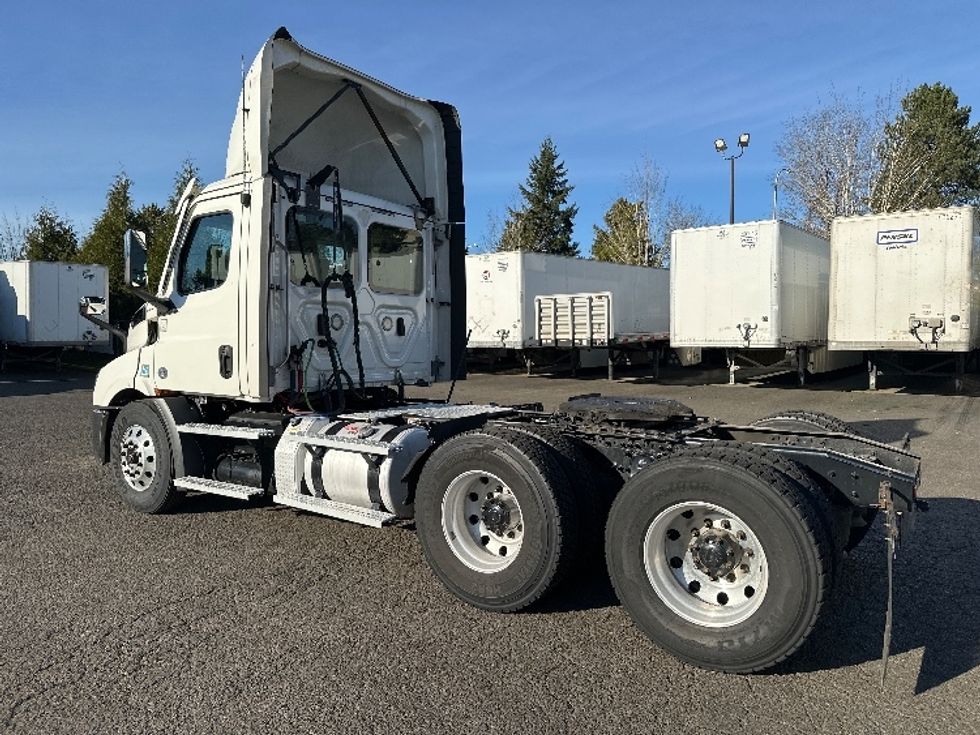 Day Cab Tractor-Heavy Duty Tractors-Freightliner-2021-T11664ST-Wilsonville-OR-466,338\n\t\tmiles-$ 50,500 - Image 5