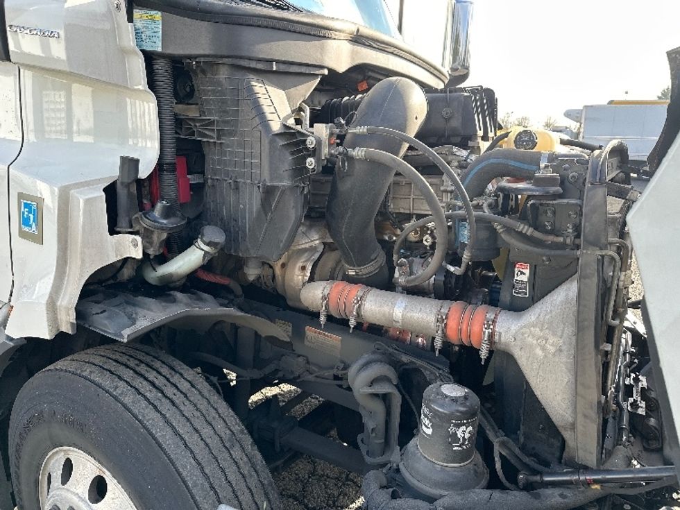 Day Cab Tractor-Heavy Duty Tractors-Freightliner-2021-T11664ST-Wilsonville-OR-481,109\n\t\tmiles-$ 49,000 - Image 15