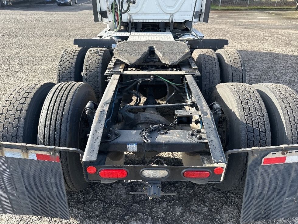 Day Cab Tractor-Heavy Duty Tractors-Freightliner-2021-T11664ST-Wilsonville-OR-481,109\n\t\tmiles-$ 49,000 - Image 6