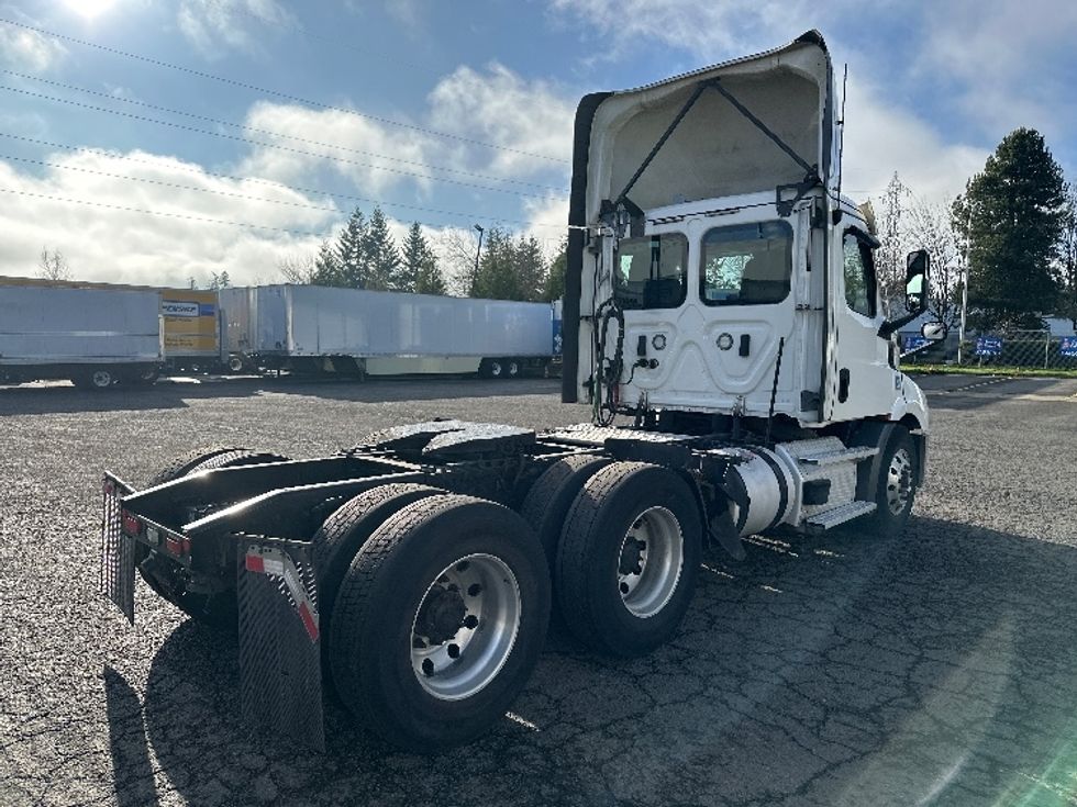 Day Cab Tractor-Heavy Duty Tractors-Freightliner-2021-T11664ST-Wilsonville-OR-481,109\n\t\tmiles-$ 49,000 - Image 7