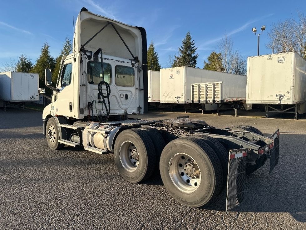 Day Cab Tractor-Heavy Duty Tractors-Freightliner-2021-T11664ST-Wilsonville-OR-536,091\n\t\tmiles-$ 43,250 - Image 5