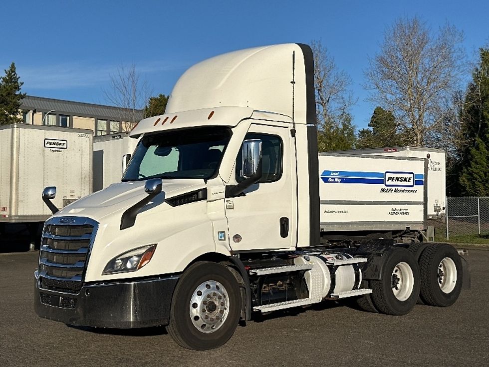 Day Cab Tractor-Heavy Duty Tractors-Freightliner-2021-T11664ST-Wilsonville-OR-555,560\n\t\tmiles-$ 41,250 - Image 3