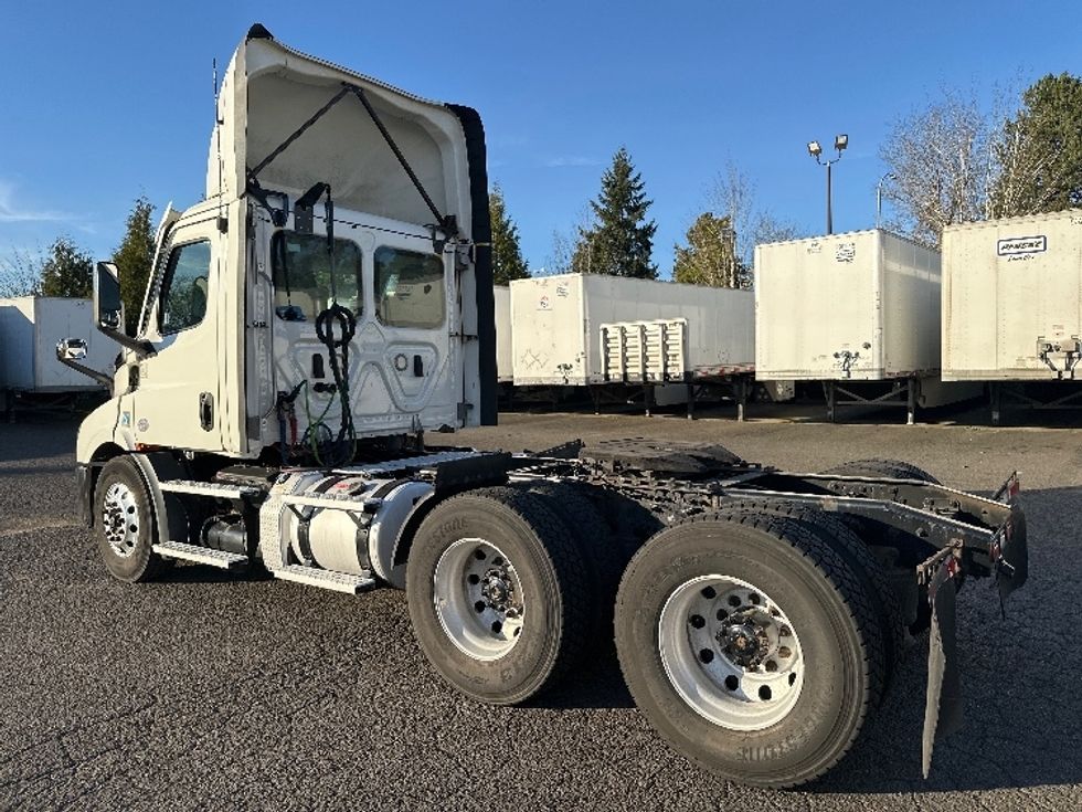 Day Cab Tractor-Heavy Duty Tractors-Freightliner-2021-T11664ST-Wilsonville-OR-555,560\n\t\tmiles-$ 41,250 - Image 5