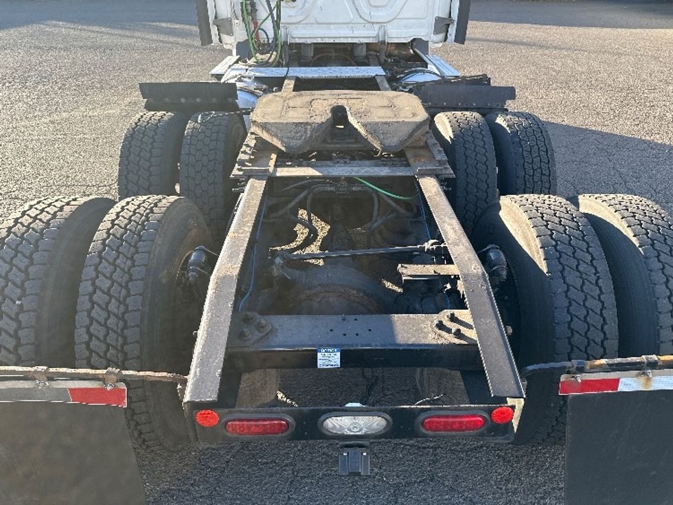 Day Cab Tractor-Heavy Duty Tractors-Freightliner-2021-T11664ST-Wilsonville-OR-555,560\n\t\tmiles-$ 41,250 - Image 6