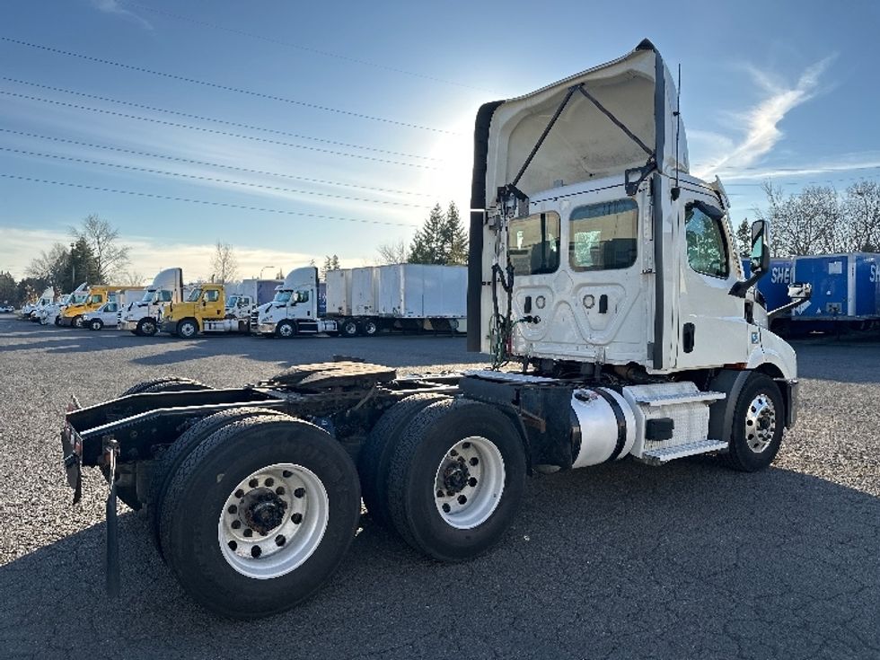 Day Cab Tractor-Heavy Duty Tractors-Freightliner-2021-T11664ST-Wilsonville-OR-555,560\n\t\tmiles-$ 41,250 - Image 7